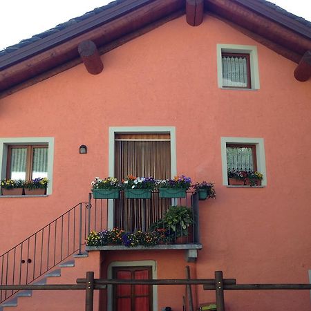Maison Des Challant Challand Saint Victor Luaran gambar