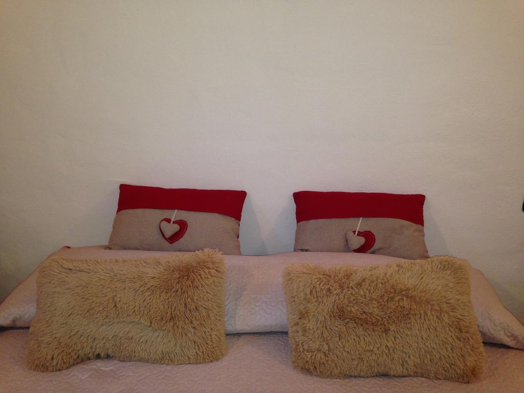 Maison Des Challant Challand Saint Victor Luaran gambar