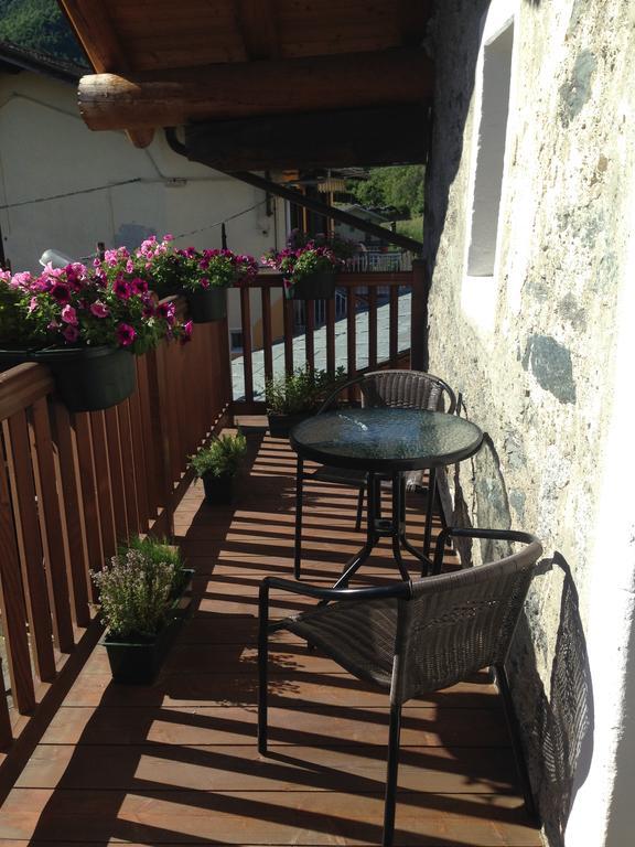 Maison Des Challant Challand Saint Victor Luaran gambar