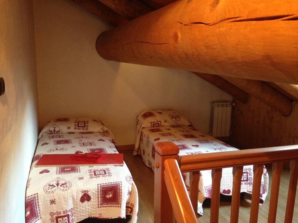 Maison Des Challant Challand Saint Victor Luaran gambar